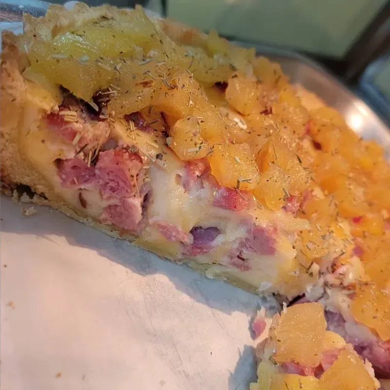 Tarta salada hawaiiana